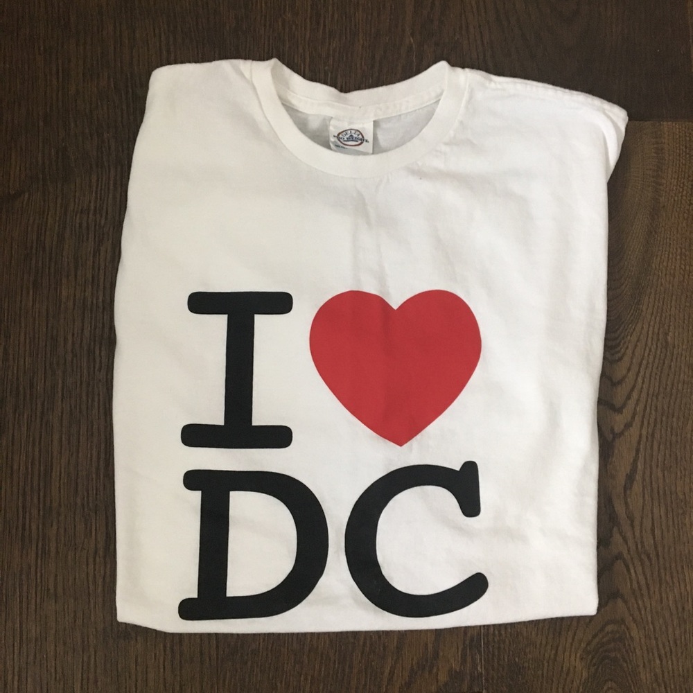 🌼 3/$6 I ❤️ DC T-shirt